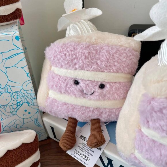 BNWT Yulan Tarot Cake Jellycat Amuseables SHANGHAI EXCLUSIVE HTF - Picture 3 of 10